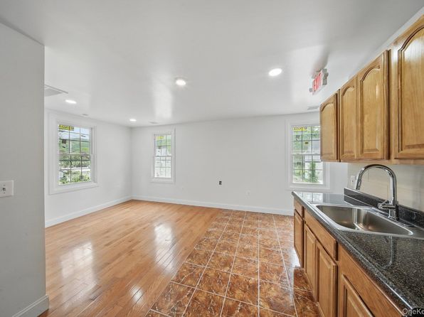 14 Yankee Pl APT 5