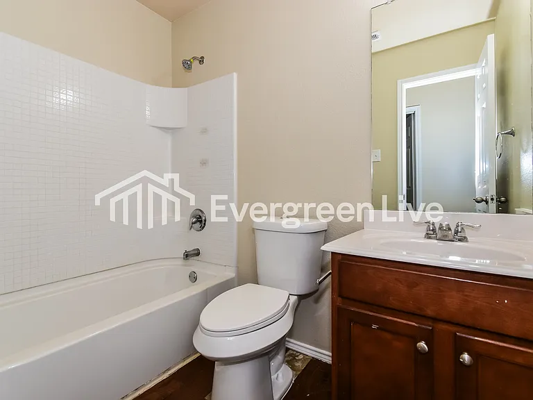 528 Silver Leaf Dr — Photo 12