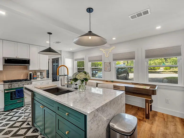 701 Harris Ave — Photo 15