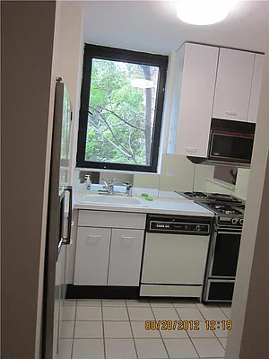 Rented by Mazzeo Real Estate | media 13