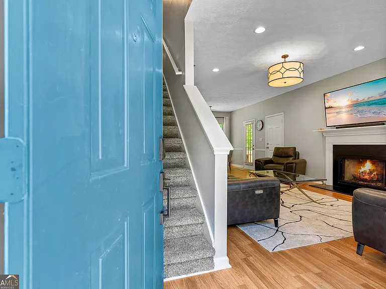 316 Preston Chase Dr — Photo 3