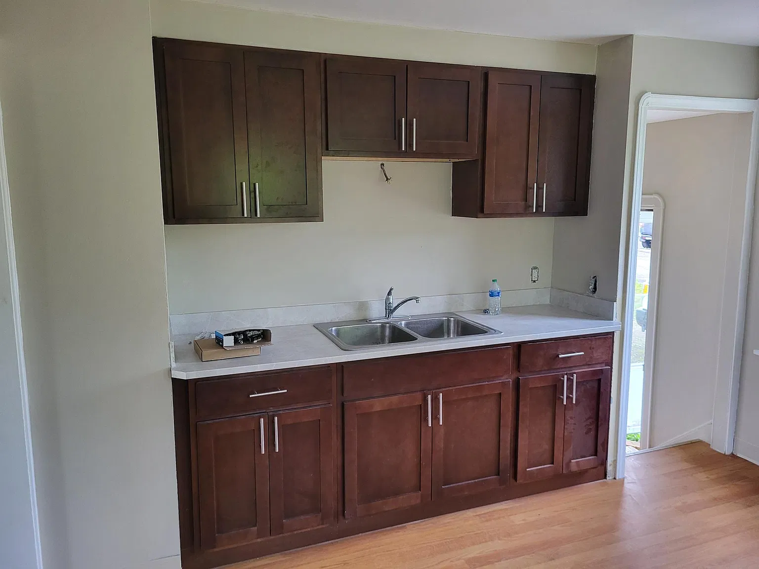 3 bed, 1000 sqft, $1,500 — Photo 2