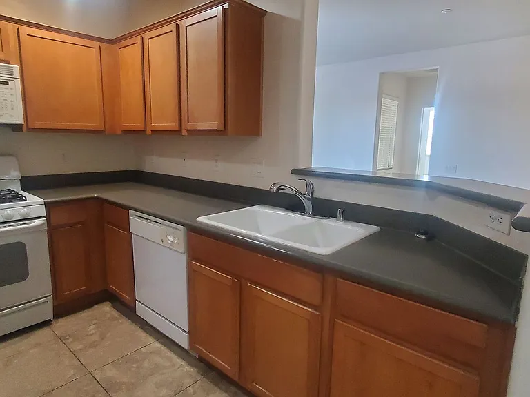 6868 Sky Pointe Dr #2008 — Photo 22