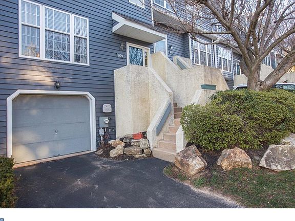 2nd image of 209 Driftwood Ln