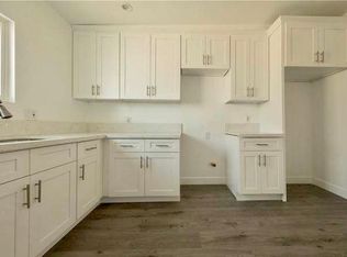 7713 Walker Ave APT C, Cudahy, CA 90201