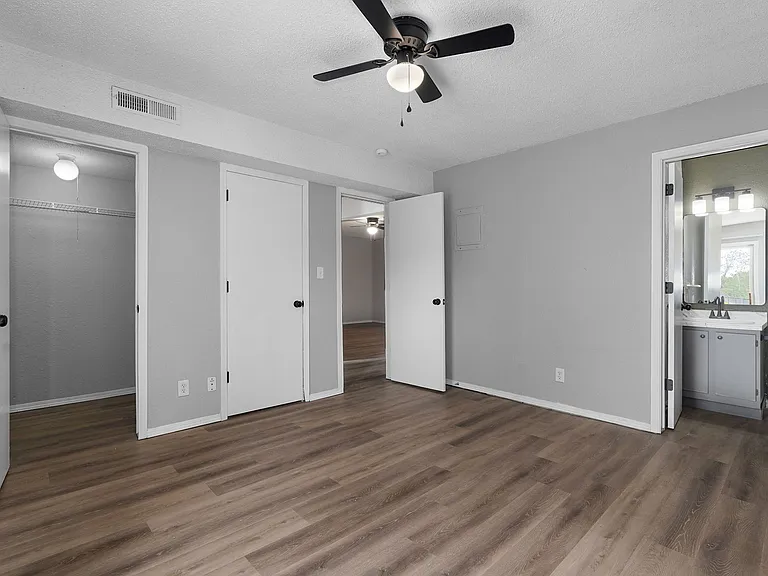 True North Apartments — Photo 9