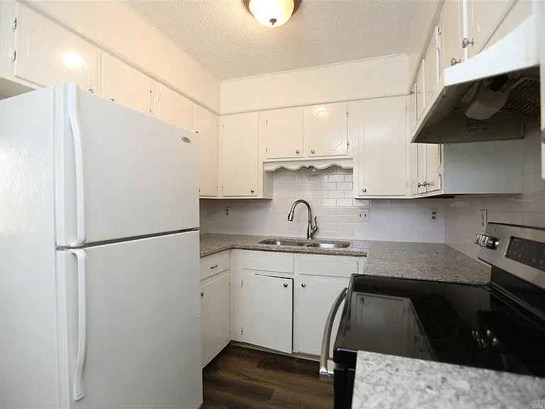 803 N Van Buren St #1 — Photo 3