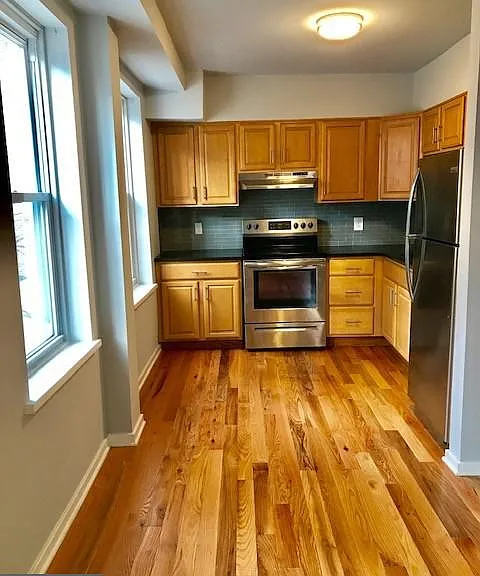 554 N 16th St #2F — Photo 1