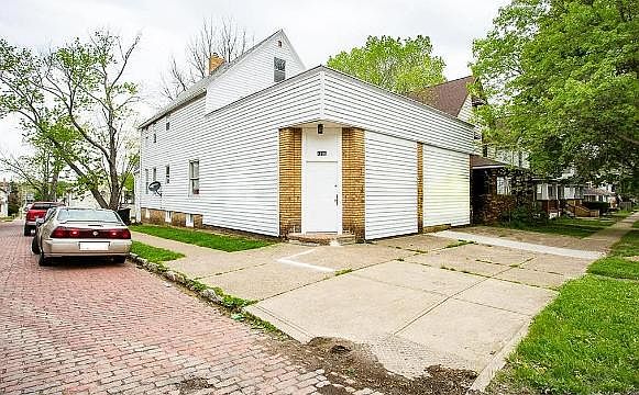 1st image of 4104 Woburn Ave