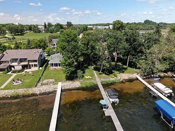 5th image of 1089 N Shore Dr