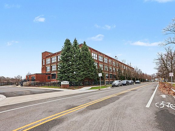 2nd image of 533 Columbia Ave APT 107