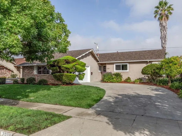 7537 Newcastle Dr, Cupertino, CA 95014