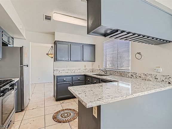 4th image of 6633 Nevada Classic Cir