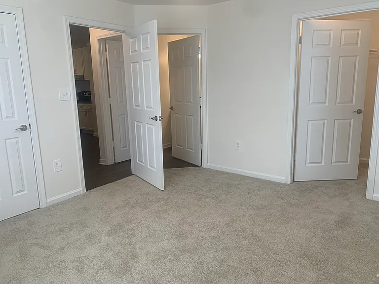 Wesley St. Claire Apartments at Lawrenceville — Photo 58
