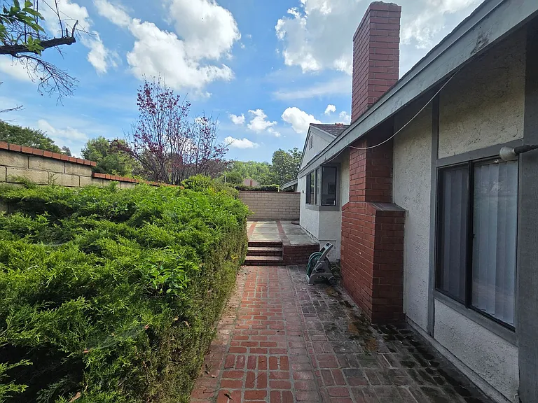 1405 Paseo Manzana — Photo 24