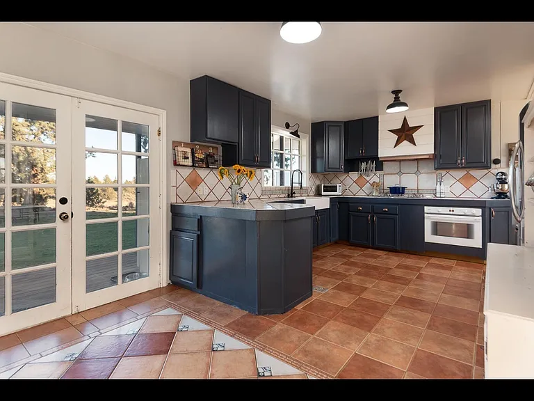 64786 Hunnell Rd — Photo 7