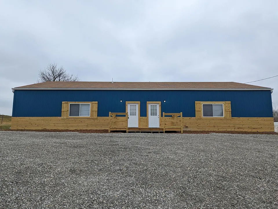 700 W 40th Hwy #1-4
