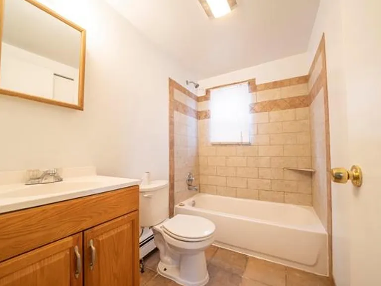 13460 Georgiana Ave — Photo 8