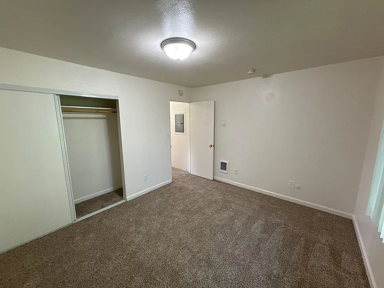 528 SW Levens St #11 — Photo 14