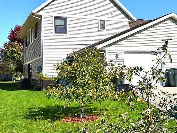 4th image of 224 S Musket Ridge Dr