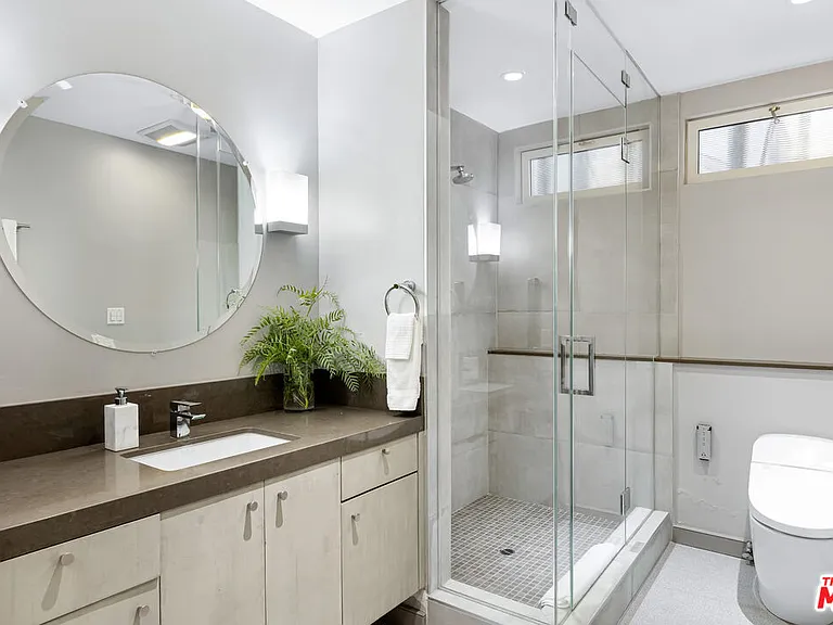 1256 Beverly Green Dr — Photo 26
