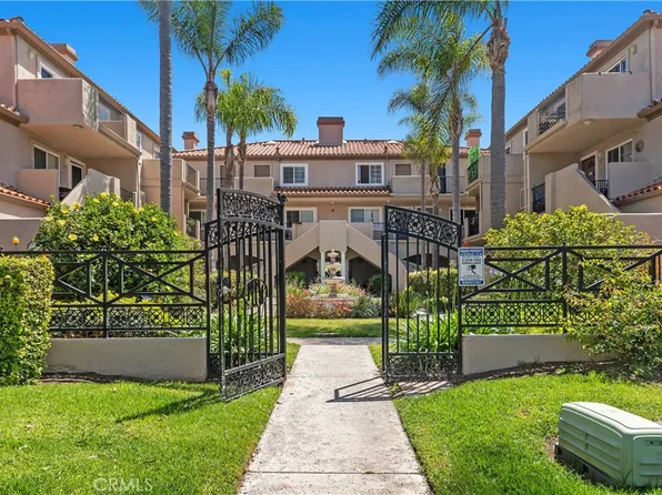 606 Lake St APT 22, Huntington Beach, CA 92648