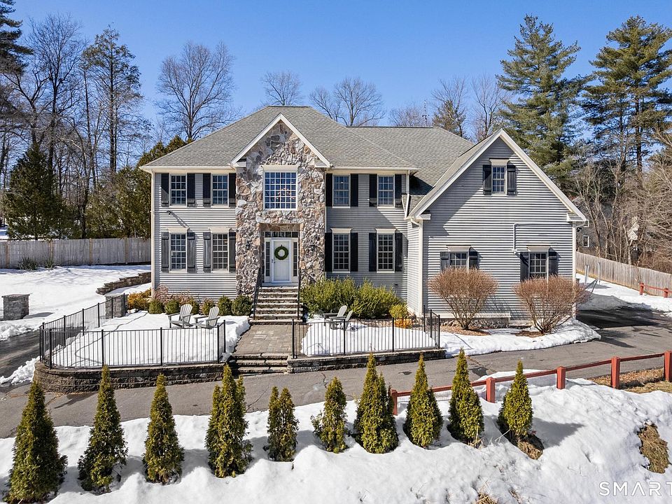 1st image of 102 Hunter Drive