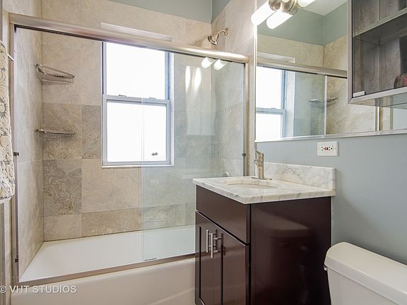 5th image of 4540 N Albany Ave #3