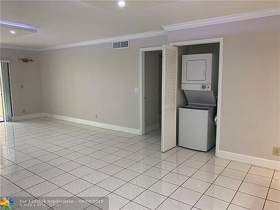 5th image of 434 Lakeview Dr APT 105
