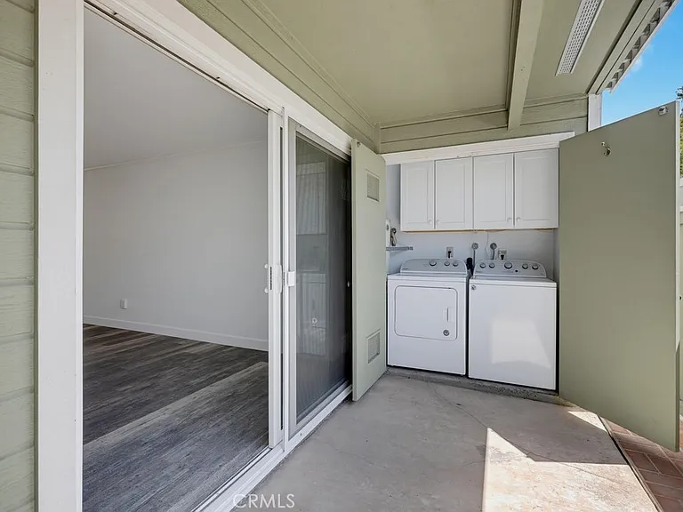 23411 Cambridge Rd — Photo 27