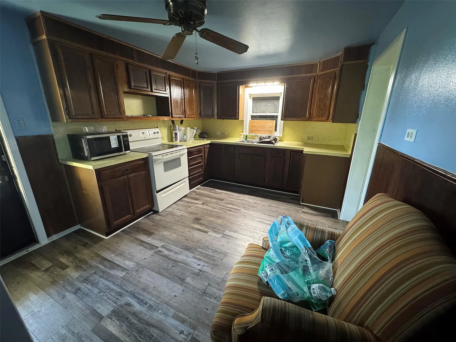 3 bed, 2.0 bath, $1,750 — Photo 3