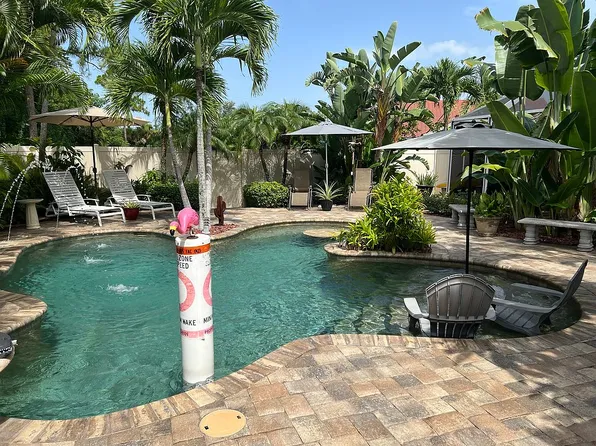 6524 Kestrel Cir, Fort Myers, FL 33966
