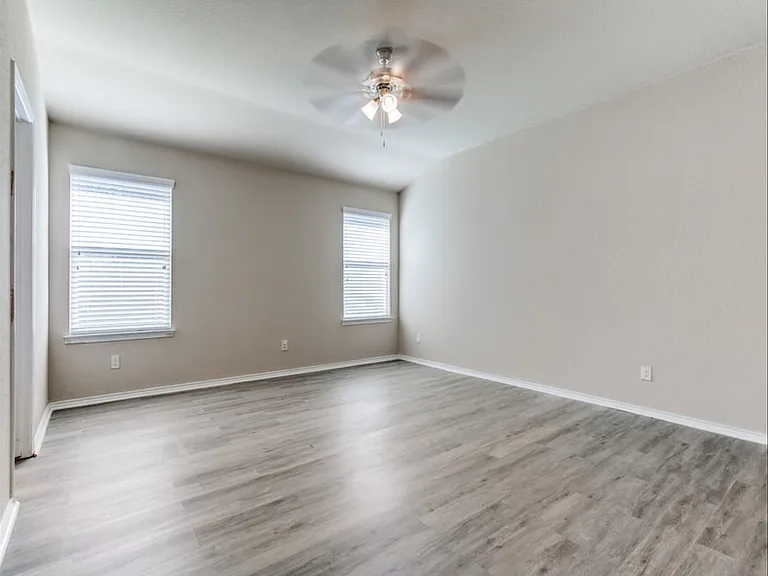 5610 Medina Farm — Photo 8