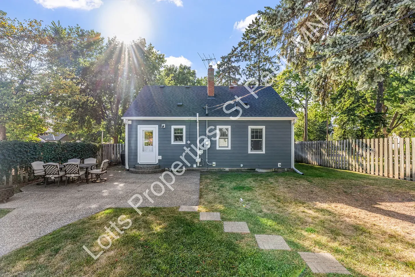 1444 Alameda Street — Photo 2