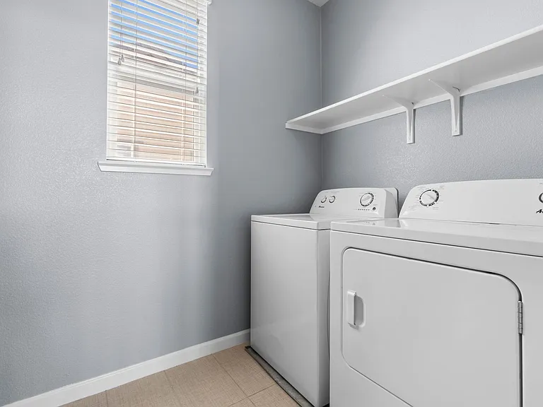 306 Misty Cir — Photo 36