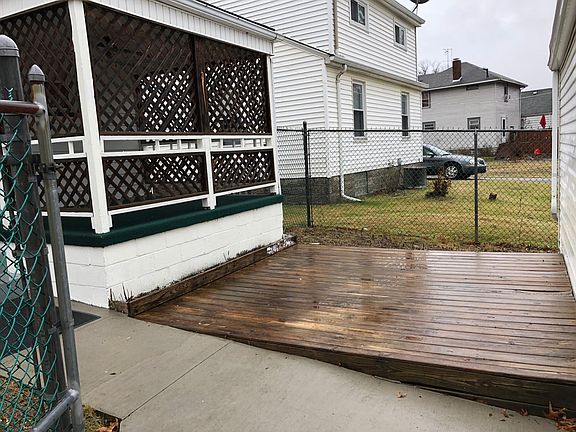 Rear deck