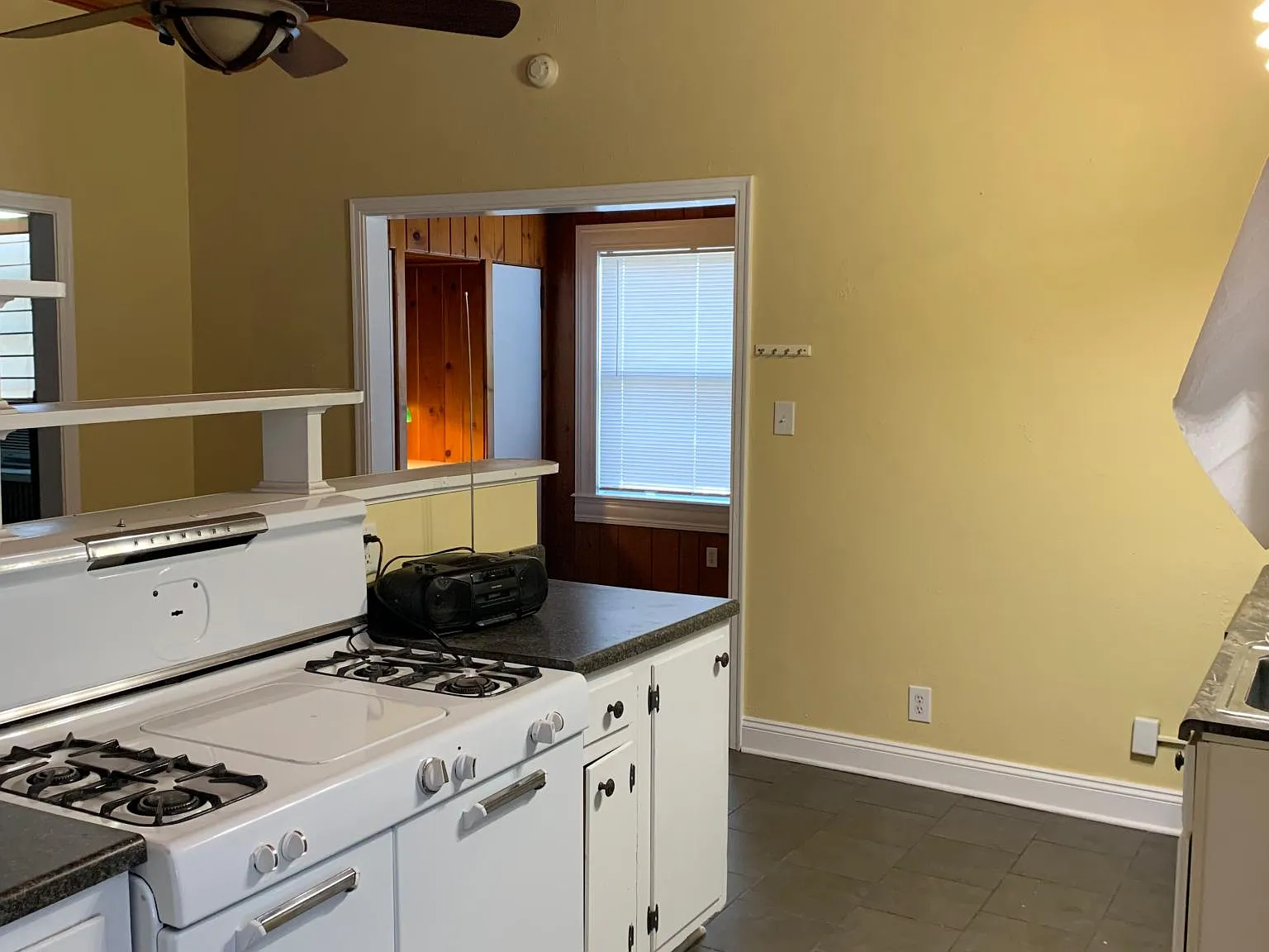 2 bed, 1.5 bath, $1,450 — Photo 4