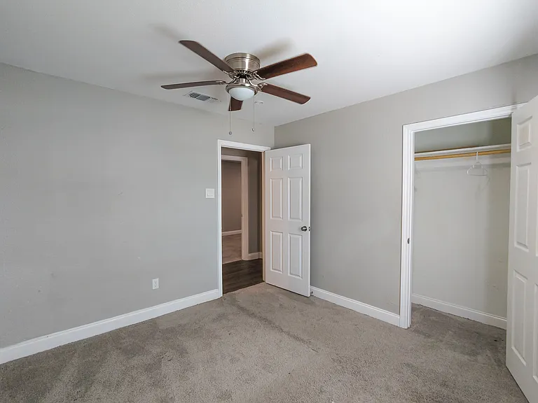 1222 S Peachtree Rd — Photo 12