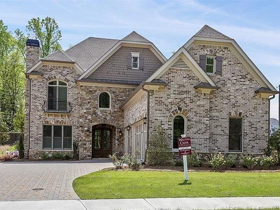 2nd image of 921 Sunny Meadows Ln