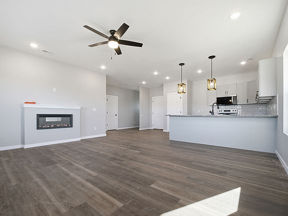4th image of 110 Bailey Dr