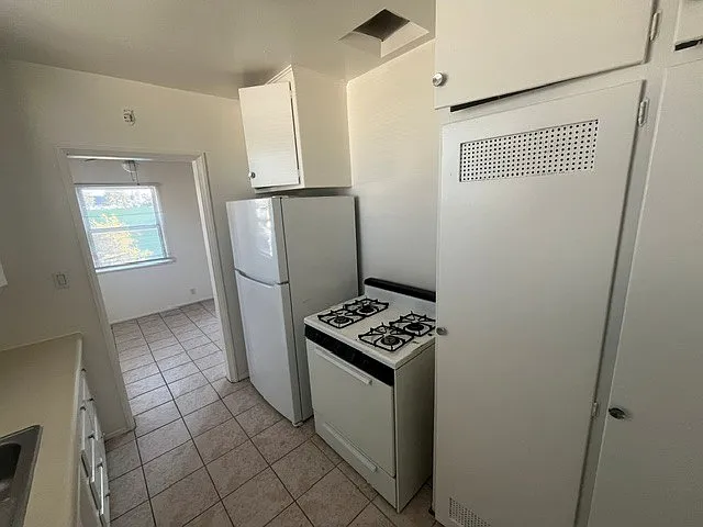 2651 La Cienega Ave. — Photo 10