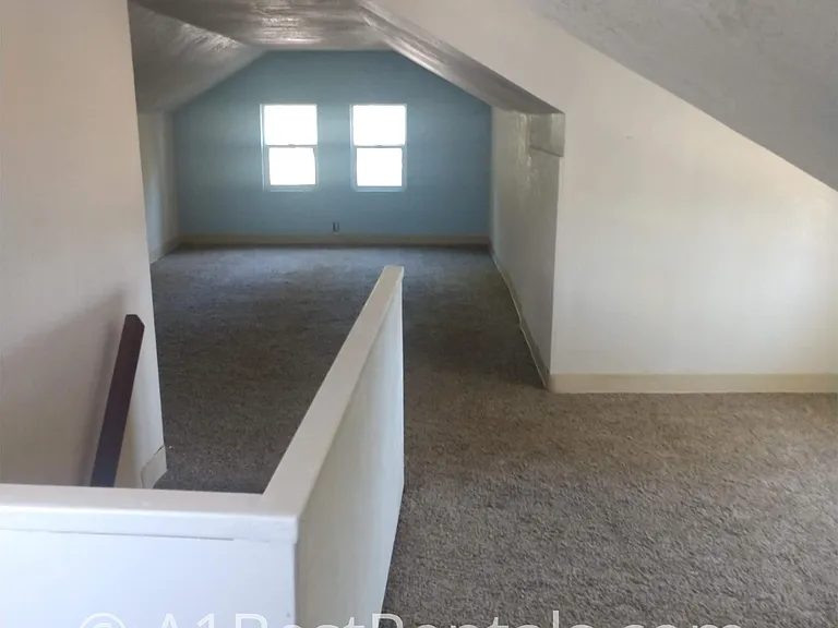 5349 Yosemite Blvd — Photo 17