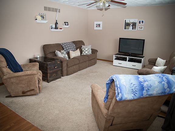 5th image of 503 E Main St