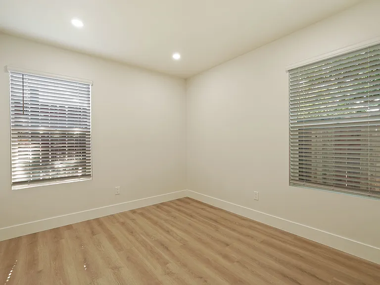 5957 15th Ave — Photo 11