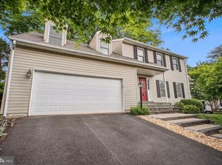 11444 Tanbark Dr, Reston, VA 20191