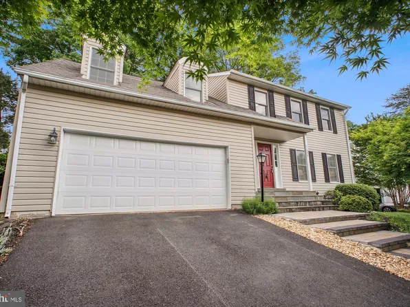 11444 Tanbark Dr, Reston, VA 20191