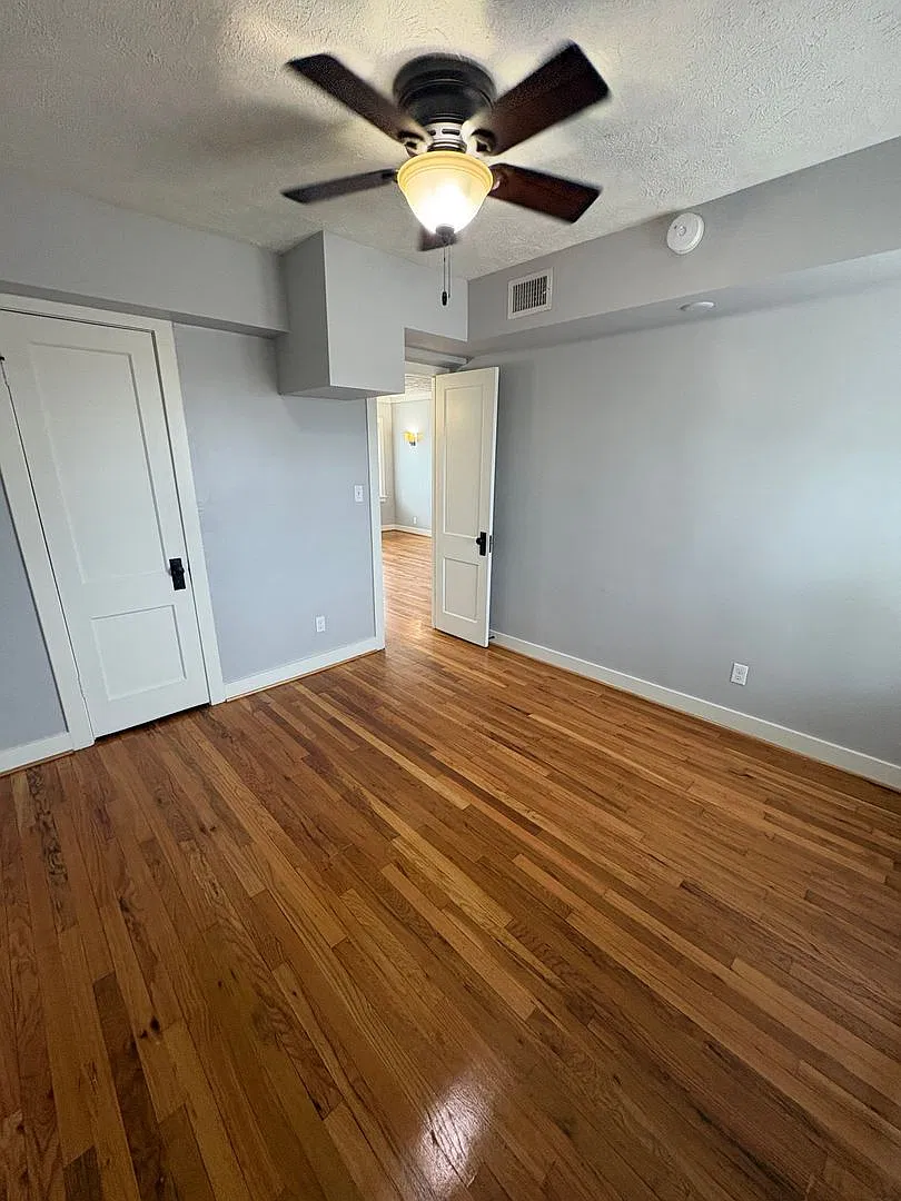 Carberry Apartments (3918 Cass St.) — Photo 3