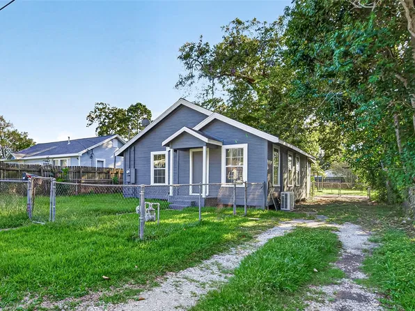 503 N Orange St, Sweeny, TX 77480