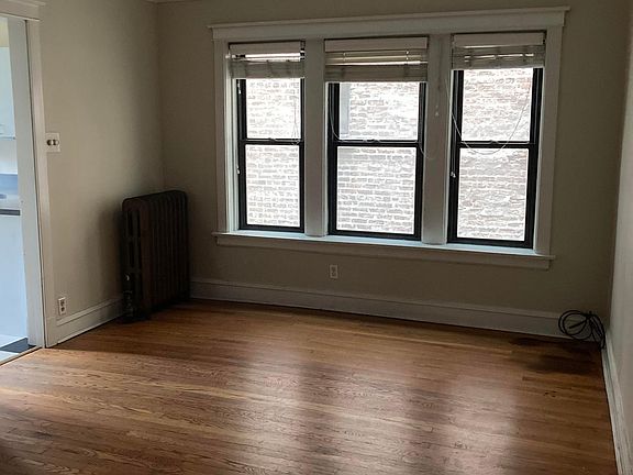 5th image of 5124 N Winchester Ave #1