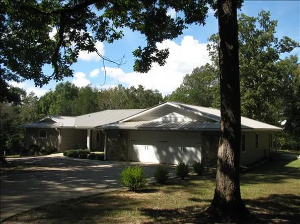 3135 Jeter Rd, Clifton, TN 38425